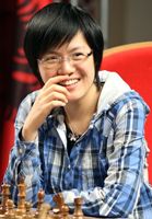 Hou Yifan unvanını korudu