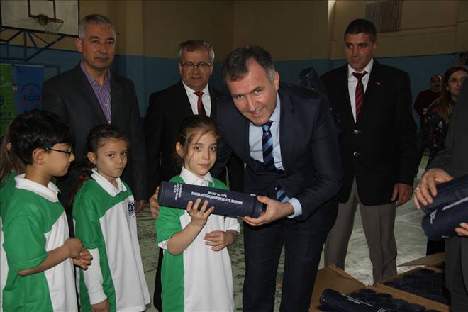 Bursa Büyükşehir'den Öğrencilere Satranç Takımı