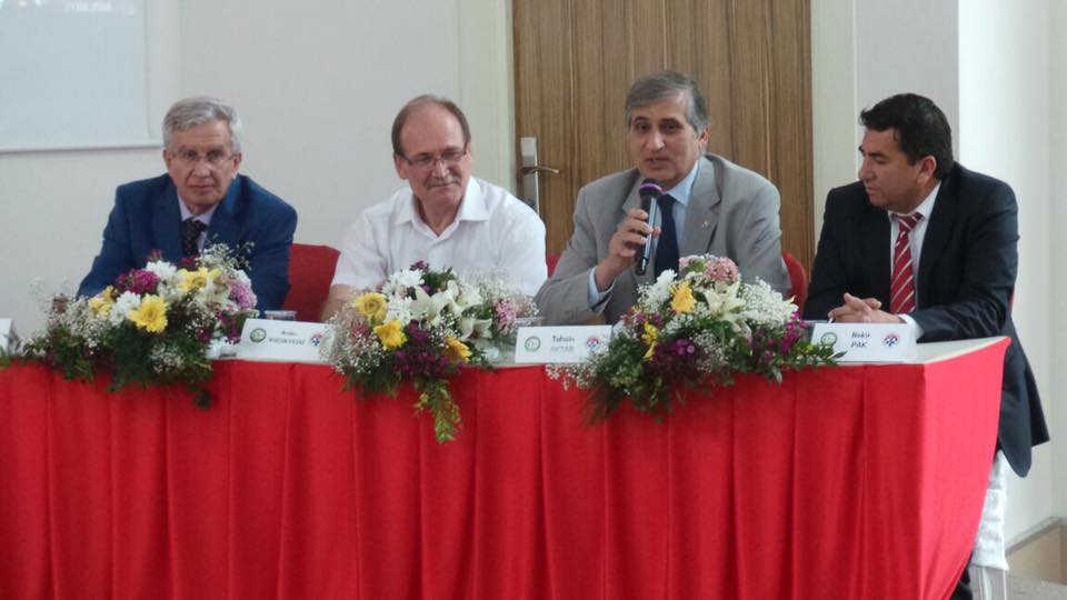 Osmaniye'de Düzenlenen Panelde Satranç Konuşuldu