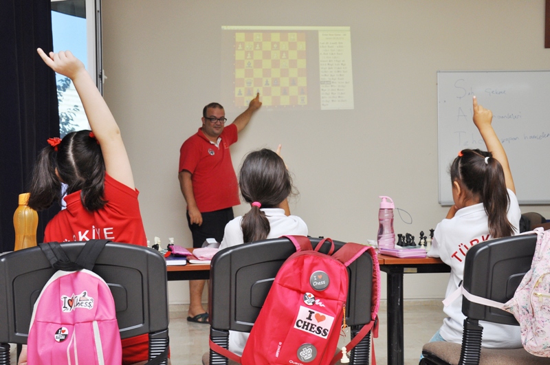 Küçük ve Yıldız Sporcularımız Eğitimlerine Devam Ediyor