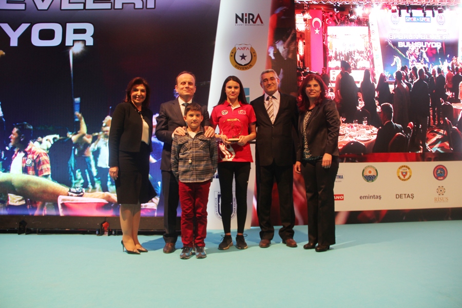 WFM Çağlar’a Yılın Sporcusu Özel Ödülü!