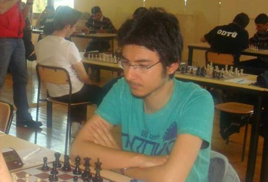 Dünya Amatörler 1700 ELO Altında Şampiyon Batuhan Sütbaş