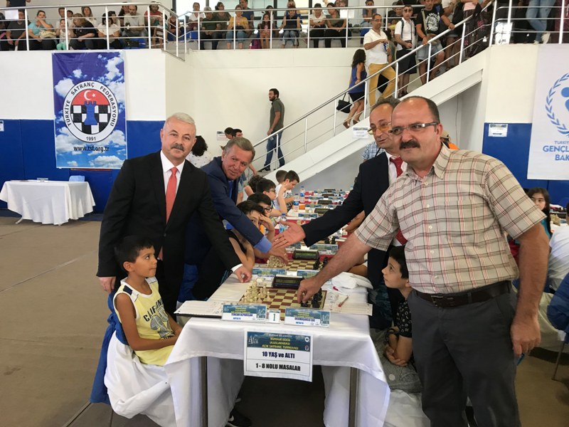 Burdur Gölü Açık Satranç Turnuvası'nda İlk Hamleler Yapıldı