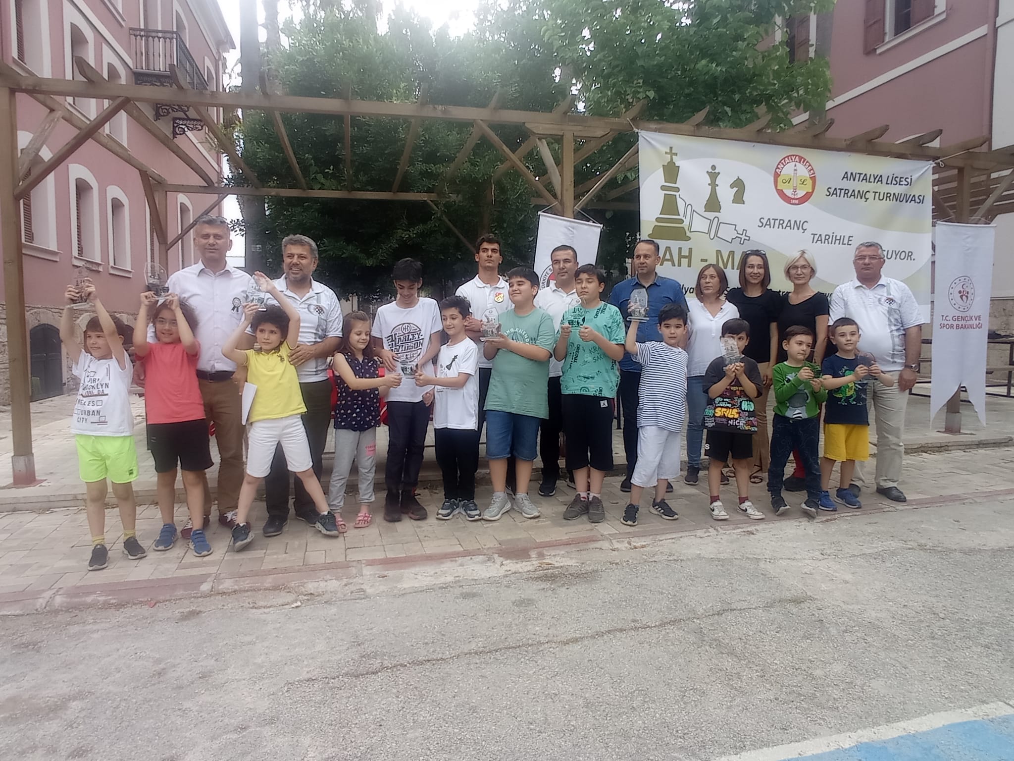 Antalya Lises Şah Mat Satranç Turnuvası Tamamlandı