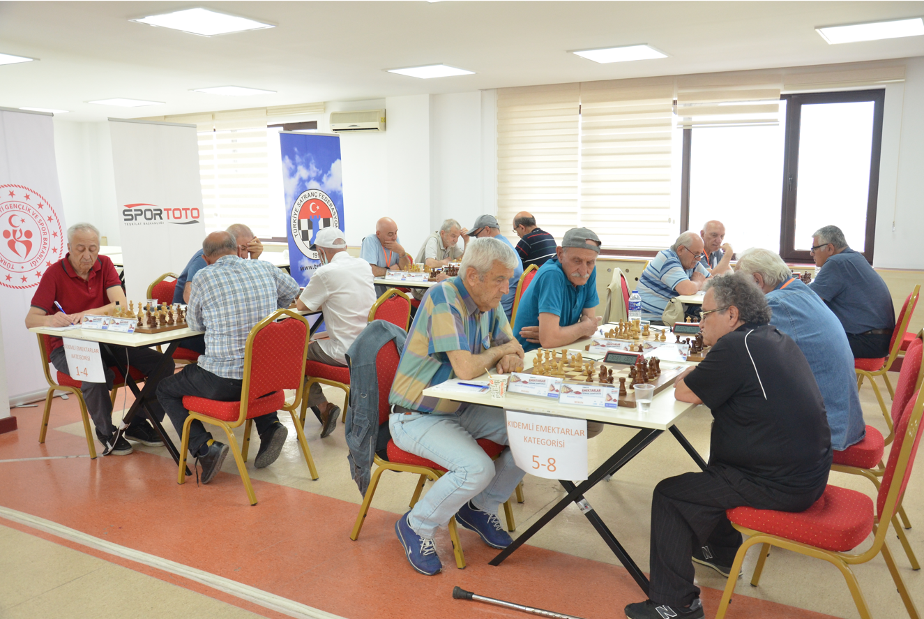 2022 Emektarlar Satranç Şampiyonası'nda Son Tura Giriliyor