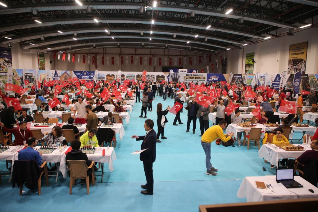 Elazığ'da Hamleler Cumhuriyet Coşkusuyla Yapıldı