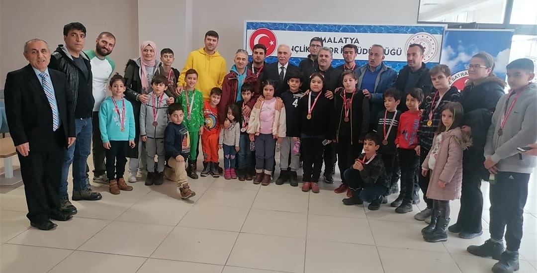 Malatya 10 Ocak Gazeteciler Günü Satranç Turnuvası Düzenlendi