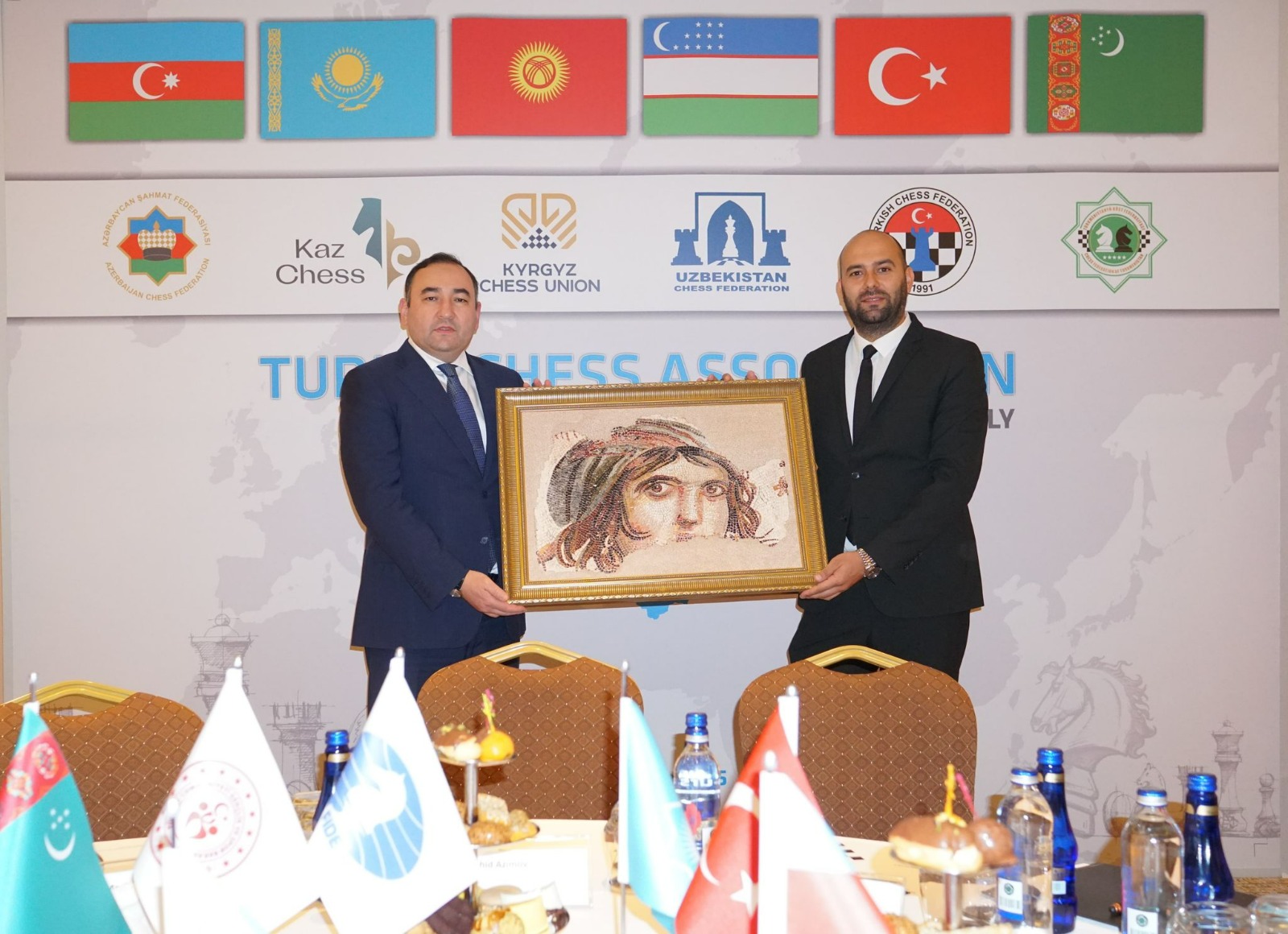 Federasyon Başkanımız Türk Devletleri Teşkilatı Genel Sekreter Yardımcısı Dr. Mirvokhid Azimov’a Teşekkür Hediyesi Takdim Etti
