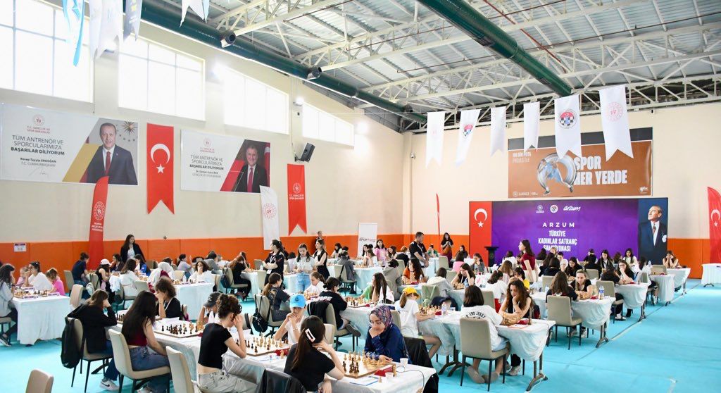 Satrancın Usta Kadınları Balıkesir’de Buluştu