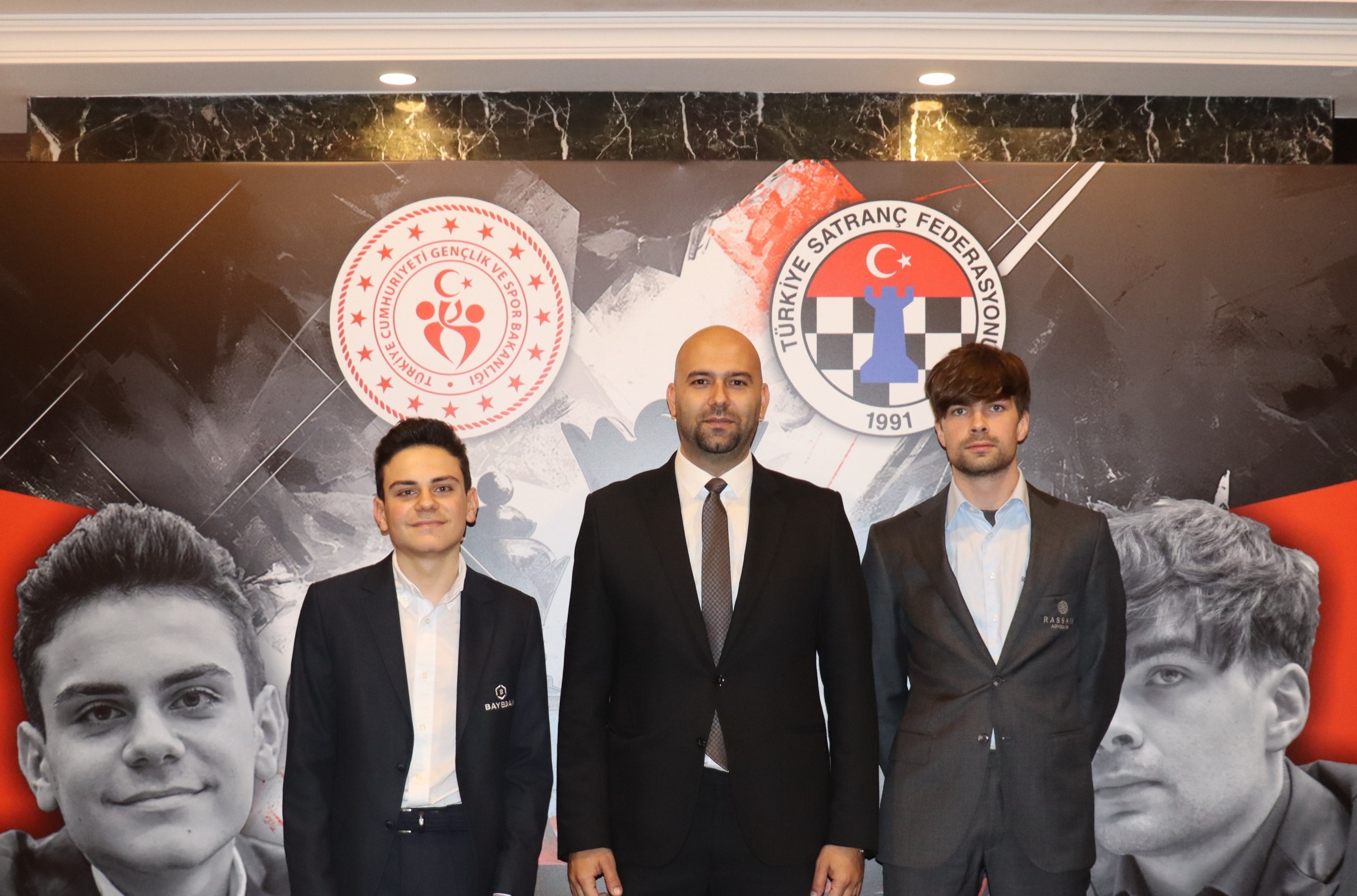 GM Ediz Gürel – GM Jorden van Foreest İkili Maçı Başladı