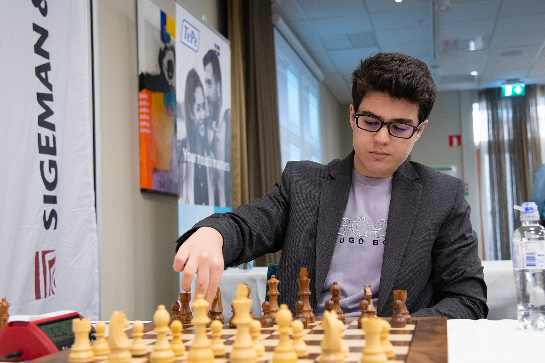 Milli Gururumuz Yağız Kaan Erdoğmuş ve Magnus Carlsen Karşılaşması Tamamlandı