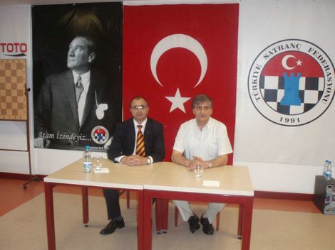 Eğitimler Sürüyor
