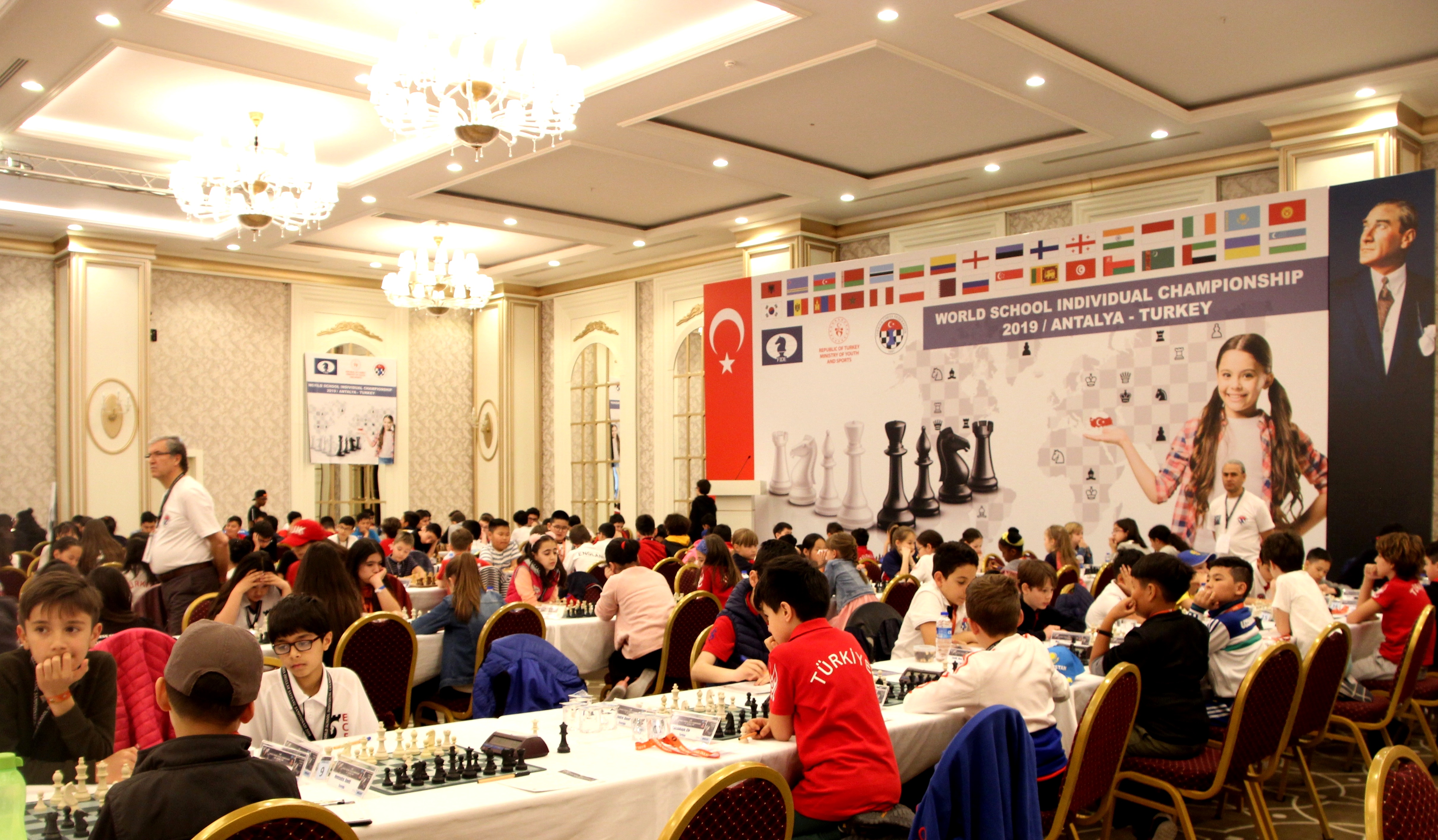 Dünya Okullar'da Üçüncü Gün