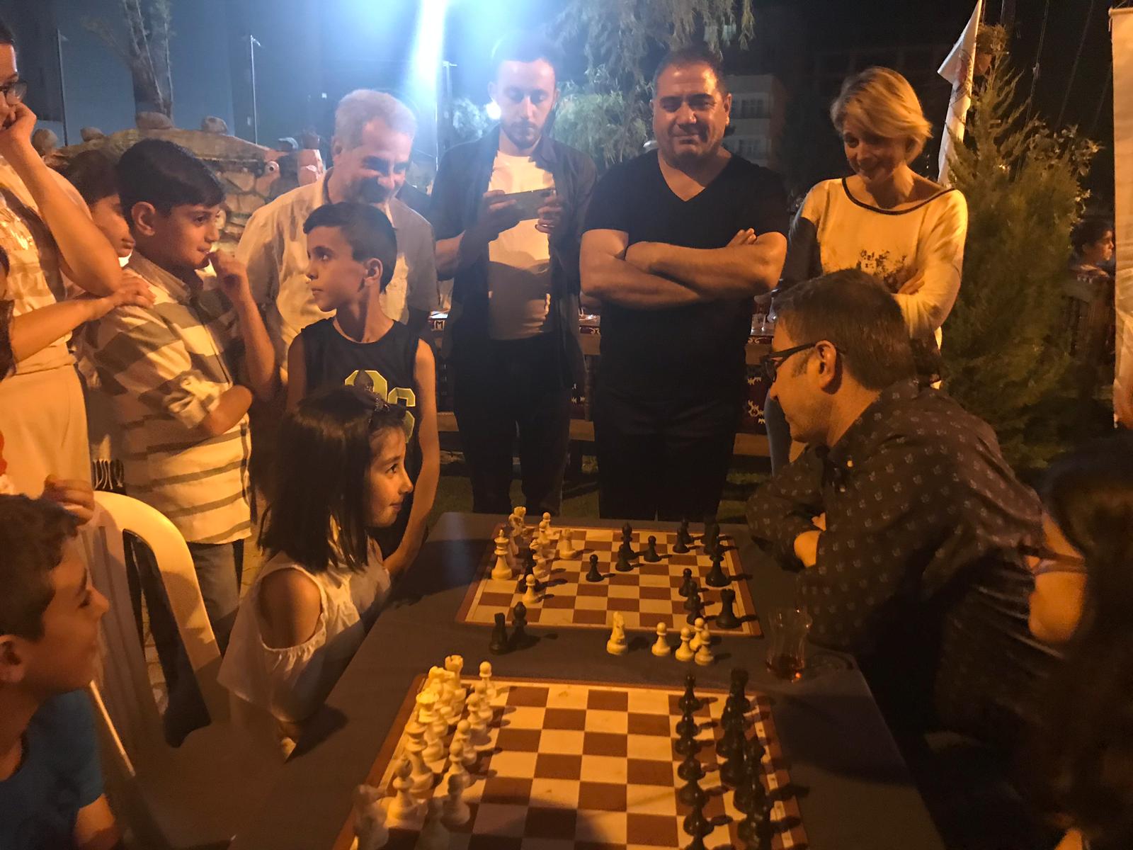 Kızıltepe’de 7’den 77’ye Sahurda Satranç Şöleni